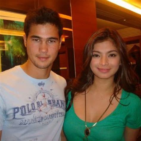 Showbiz in a snap: Phil Younghusband talks about Angel Locsin .